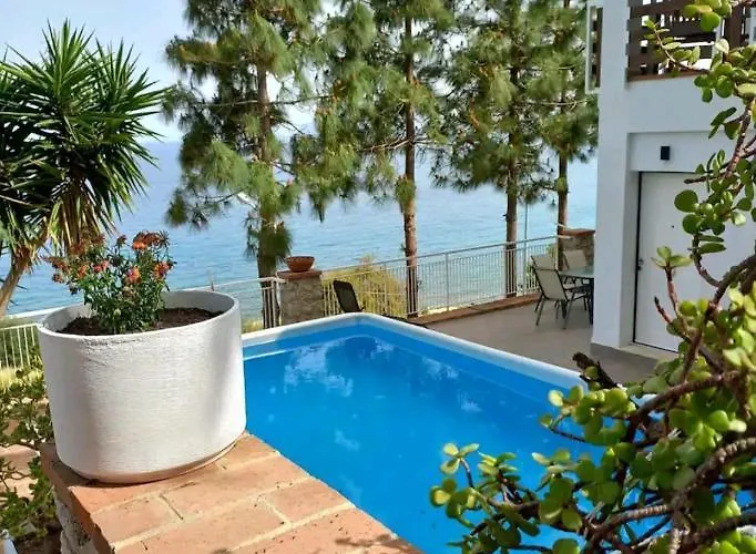Villa\'S Apartment On The Beach, Swimming Pool A/C