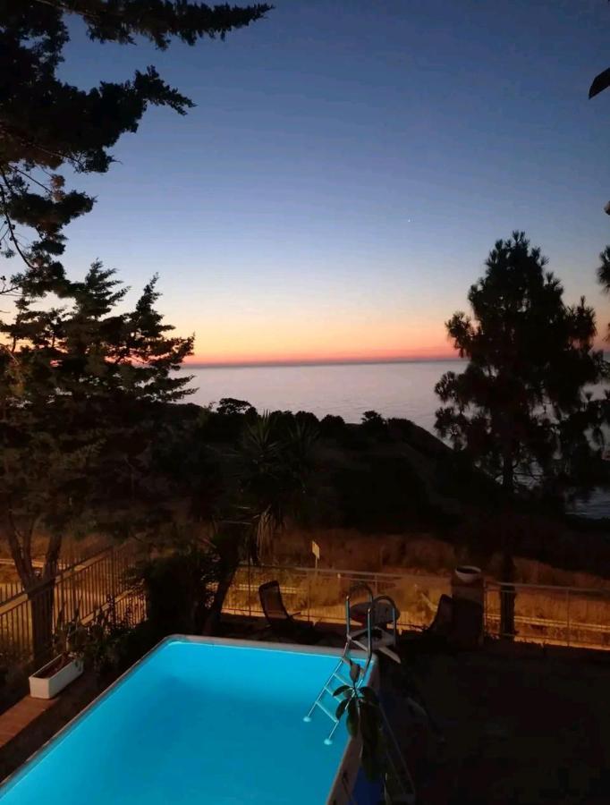 Villa's On The Beach, Swimming Pool A/c